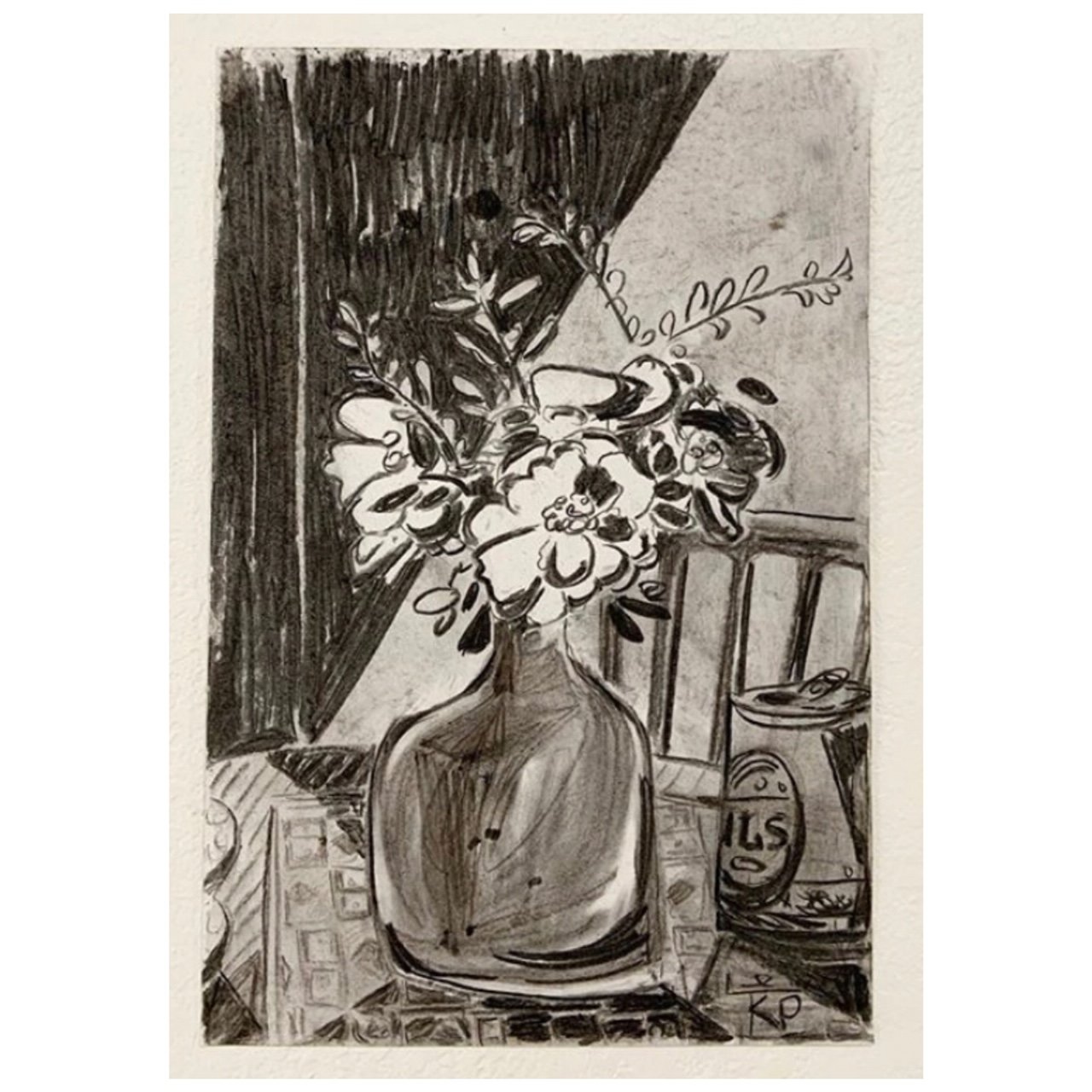 Pilsner and Flowers. Charcoal on paper. 30.4 x 45.7cm. 2020. 850€